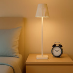 Imagen de LAMPARA de Escritorio Recargable Led 5w Blanca Pant.Corrugada Luz Variable - Tactil