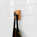 Imagen de PERCHA de Pared Adhesiva Rectangular Natural/Negro